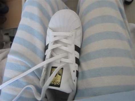 atar cordones adidas superstar.